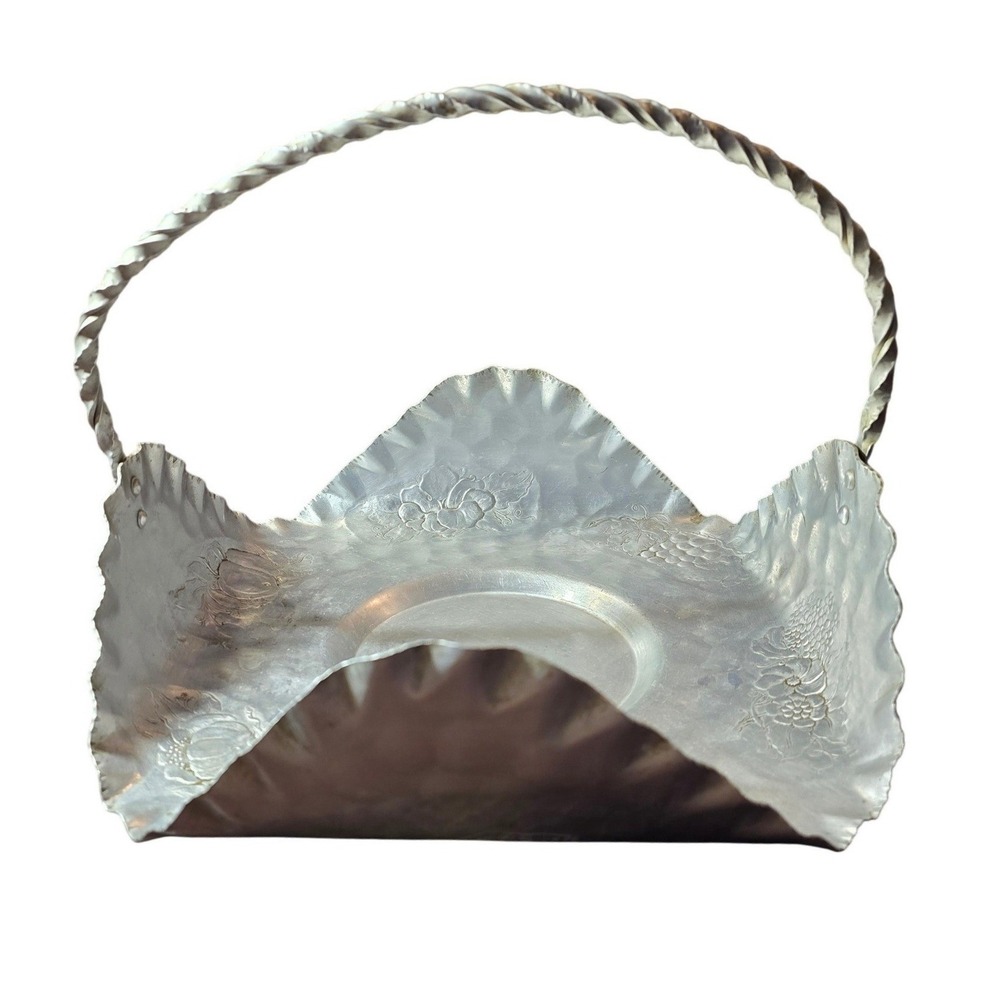 Cromwell Hand Hammered Aluminum Candy Dish Basket Fruit Floral Scalloped Vintage